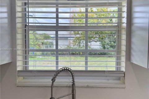 Снять в аренду виллу или дом в Холливуд, Флорида 3 спальни, 118.45м2, № 2066882 - фото 8