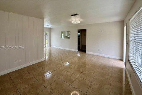 Снять в аренду виллу или дом в Холливуд, Флорида 3 спальни, 118.45м2, № 2066882 - фото 4