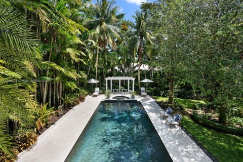 House in Palmetto Bay, Florida 6 bedrooms, 436.08 sq.m. № 2186868 - photo 15
