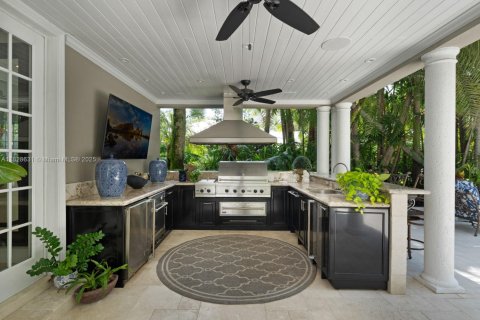 House in Palmetto Bay, Florida 6 bedrooms, 436.08 sq.m. № 2186868 - photo 13