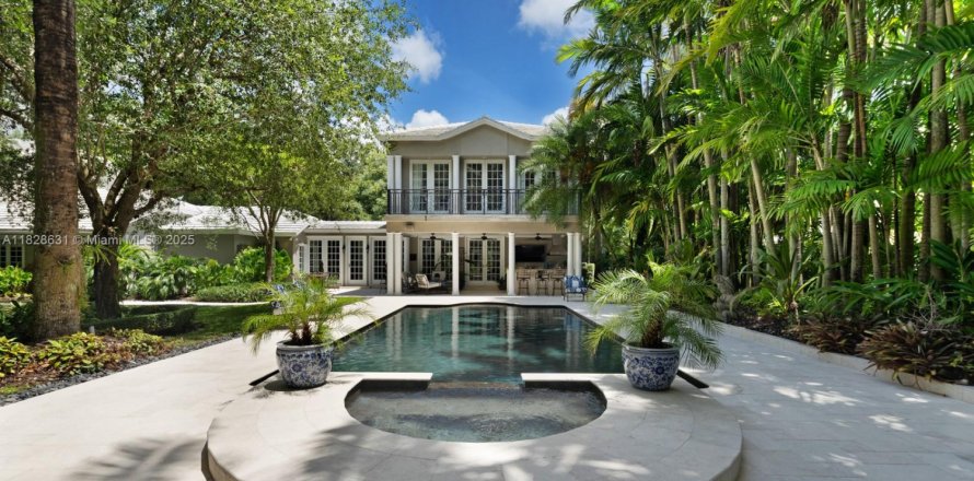 House in Palmetto Bay, Florida 6 bedrooms, 436.08 sq.m. № 2186868