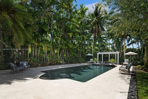 House in Palmetto Bay, Florida 6 bedrooms, 436.08 sq.m. № 2186868 - photo 11