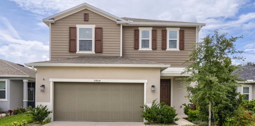 Villa ou maison à Zephyrhills, Floride 4 chambres, 195.75 m2 № 2284001