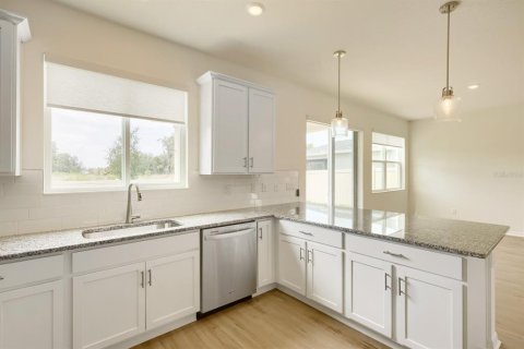 Villa ou maison à vendre à Zephyrhills, Floride: 4 chambres, 195.75 m2 № 2284001 - photo 11