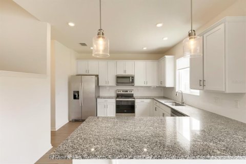 Villa ou maison à vendre à Zephyrhills, Floride: 4 chambres, 195.75 m2 № 2284001 - photo 8