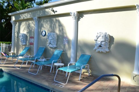 Touwnhouse à louer à Madeira Beach, Floride: 2 chambres, 141.58 m2 № 2209190 - photo 23