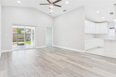 Casa en venta en Tampa, Florida, 3 dormitorios, 118.54 m2 № 2429227 - foto 24