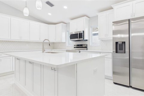 Casa en venta en Tampa, Florida, 3 dormitorios, 118.54 m2 № 2429227 - foto 13
