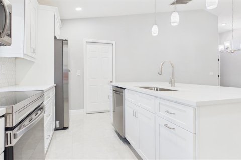 Casa en venta en Tampa, Florida, 3 dormitorios, 118.54 m2 № 2429227 - foto 15