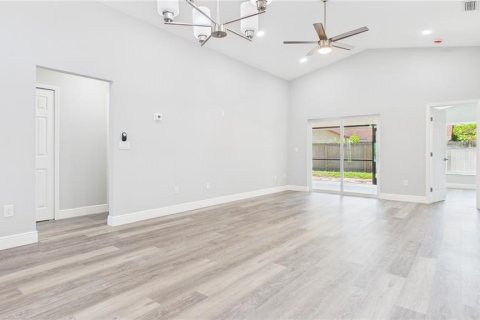 Casa en venta en Tampa, Florida, 3 dormitorios, 118.54 m2 № 2429227 - foto 17