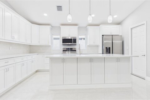 Casa en venta en Tampa, Florida, 3 dormitorios, 118.54 m2 № 2429227 - foto 12