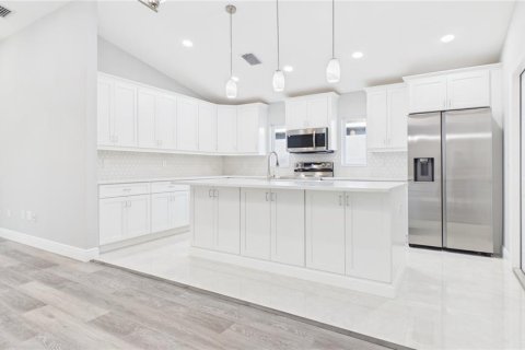 Casa en venta en Tampa, Florida, 3 dormitorios, 118.54 m2 № 2429227 - foto 10