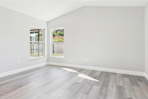 Casa en venta en Tampa, Florida, 3 dormitorios, 118.54 m2 № 2429227 - foto 30