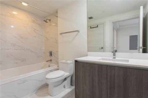 Condo in Miami, Florida, 3 bedrooms  № 1581542 - photo 3