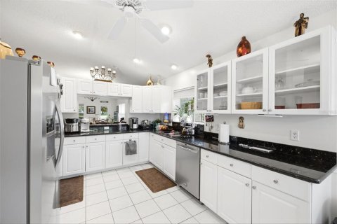 House in Spring Hill, Florida 3 bedrooms, 169.08 sq.m. № 2092016 - photo 10
