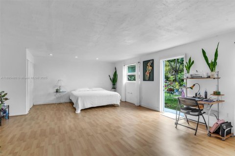Купить виллу или дом в Норт-Майами, Флорида 4 спальни, 219.99м2, № 1971471 - фото 26