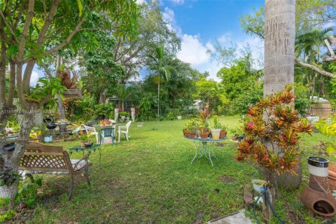 Купить виллу или дом в Норт-Майами, Флорида 4 спальни, 219.99м2, № 1971471 - фото 30