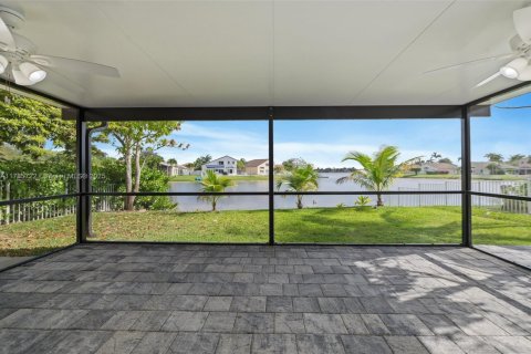 House in Pembroke Pines, Florida 3 bedrooms, 169.18 sq.m. № 1738345 - photo 24