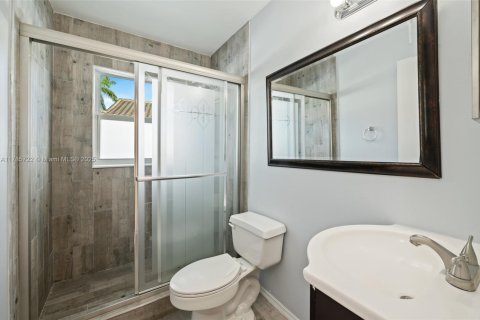 House in Pembroke Pines, Florida 3 bedrooms, 169.18 sq.m. № 1738345 - photo 21
