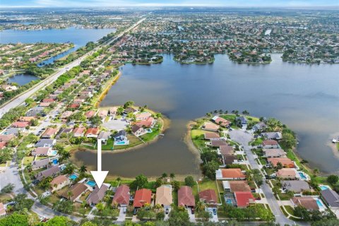 House in Pembroke Pines, Florida 3 bedrooms, 169.18 sq.m. № 1738345 - photo 5