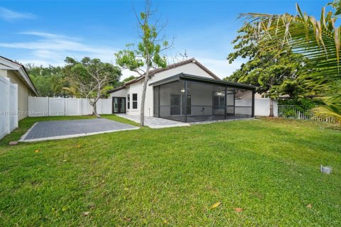 House in Pembroke Pines, Florida 3 bedrooms, 169.18 sq.m. № 1738345 - photo 28