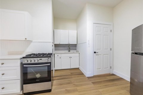 Immobilier commercial à vendre à Tarpon Springs, Floride: 589.93 m2 № 2272778 - photo 21