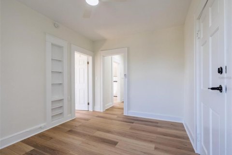 Immobilier commercial à vendre à Tarpon Springs, Floride: 589.93 m2 № 2272778 - photo 18