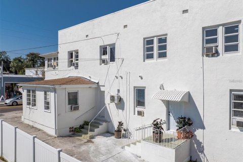 Immobilier commercial à vendre à Tarpon Springs, Floride: 589.93 m2 № 2272778 - photo 24