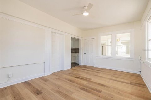 Immobilier commercial à vendre à Tarpon Springs, Floride: 589.93 m2 № 2272778 - photo 13