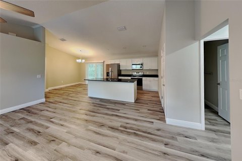 Villa ou maison à louer à Citrus Springs, Floride: 3 chambres, 133.59 m2 № 2395689 - photo 3