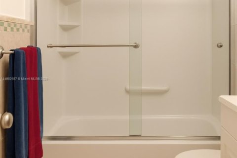 Condo in Hallandale Beach, Florida, 1 bedroom  № 1929554 - photo 10