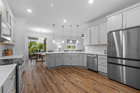 House in Parrish, Florida 5 bedrooms, 240.52 sq.m. № 1689941 - photo 9