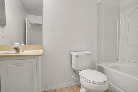 Townhouse in Kissimmee, Florida 3 bedrooms, 110.27 sq.m. № 2167066 - photo 13