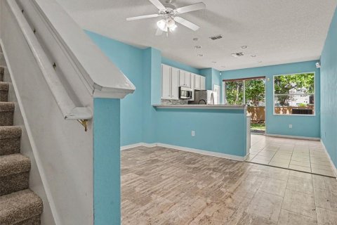 Townhouse in Kissimmee, Florida 3 bedrooms, 110.27 sq.m. № 2167066 - photo 4