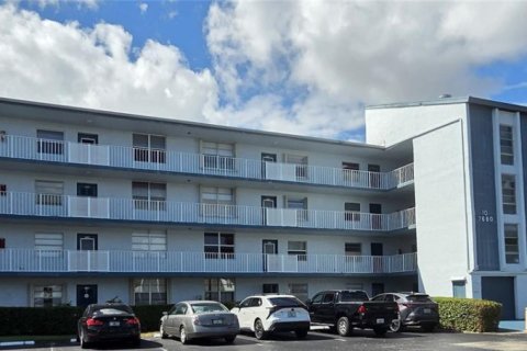 Condo à Margate, Floride, 2 chambres  № 2033938