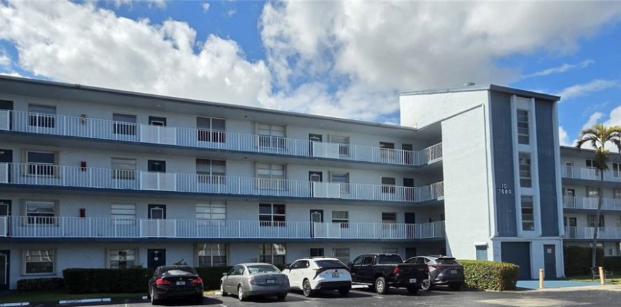 Condo à Margate, Floride, 2 chambres  № 2033938
