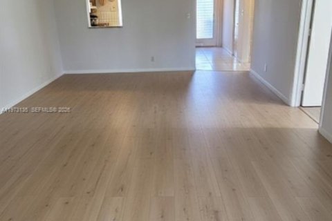 Copropriété à vendre à Margate, Floride: 2 chambres, 92.9 m2 № 2033938 - photo 15