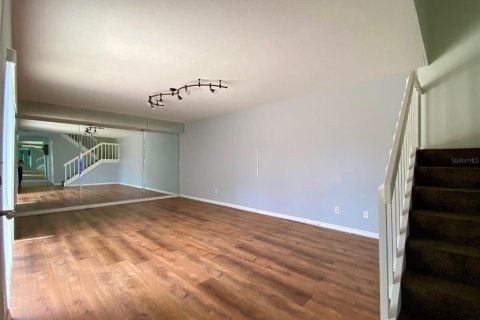 House in Leesburg, Florida 2 bedrooms, 119.66 sq.m. № 2203868 - photo 10