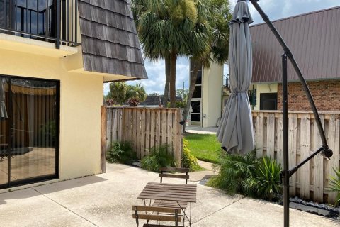 House in Leesburg, Florida 2 bedrooms, 119.66 sq.m. № 2203868 - photo 3