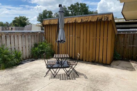 House in Leesburg, Florida 2 bedrooms, 119.66 sq.m. № 2203868 - photo 9
