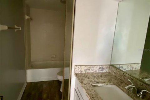 House in Leesburg, Florida 2 bedrooms, 119.66 sq.m. № 2203868 - photo 17