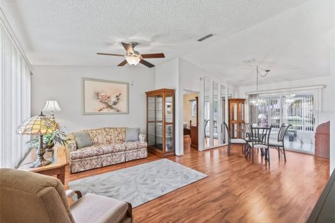 Villa ou maison à vendre à Summerfield, Floride: 2 chambres, 93.65 m2 № 1874070 - photo 3