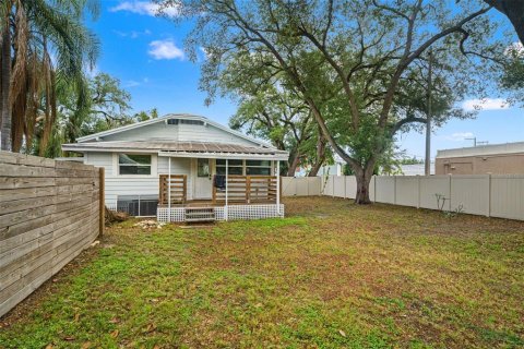 House in Tampa, Florida 3 bedrooms, 145.3 sq.m. № 2138713 - photo 27