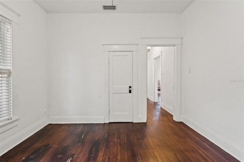 House in Tampa, Florida 3 bedrooms, 145.3 sq.m. № 2138713 - photo 21