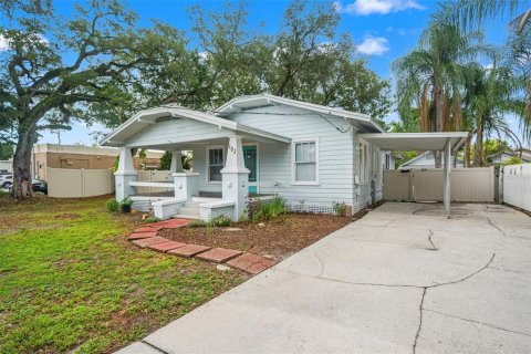 House in Tampa, Florida 3 bedrooms, 145.3 sq.m. № 2138713 - photo 2