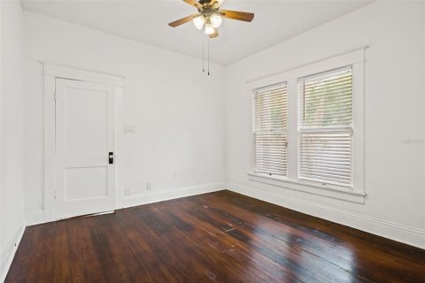 House in Tampa, Florida 3 bedrooms, 145.3 sq.m. № 2138713 - photo 18