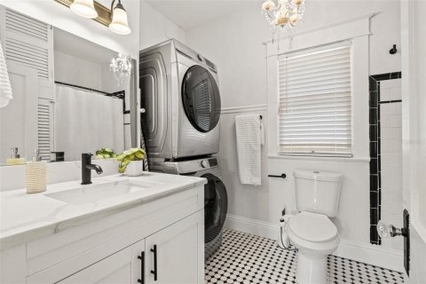 House in Tampa, Florida 3 bedrooms, 145.3 sq.m. № 2138713 - photo 17