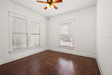 House in Tampa, Florida 3 bedrooms, 145.3 sq.m. № 2138713 - photo 15