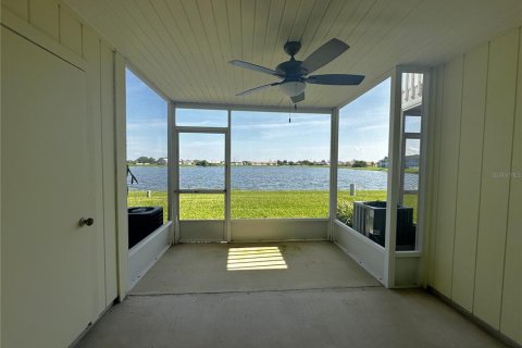 Townhouse in Punta Gorda, Florida 2 bedrooms, 100.15 sq.m. № 1901135 - photo 1