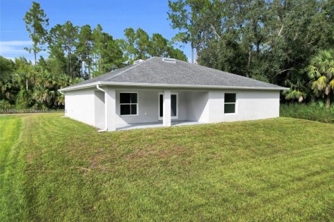 House in Lehigh Acres, Florida 3 bedrooms № 1947638 - photo 19